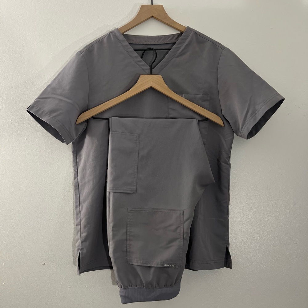 Jaanuu Men Light Grey Scrub Set